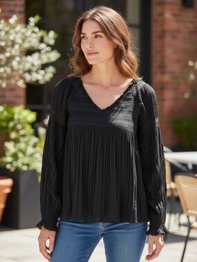 $398 NWOT Diane von Furstenberg Black Pleated Top Sz 2